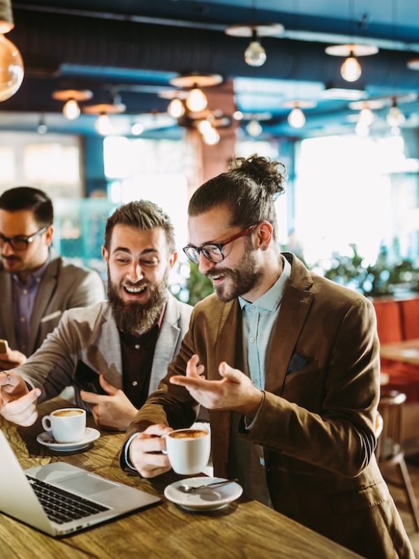 Business meeting. Group of attractive young business men colleagues working together in cafe SSUCv3H4sIAAAAAAAACoxWy46lNhDdR8o/tFgPih88TJZZzHr2URaFKe61GjAC06PWaP49BVw6XBdRzw7Kx6fKpx72j99/e3lJapidTf58+bH+0b/rumUOEwTnBzKLLw/7hEOD09mCjQt+ctCdjTUEex+gRzIOS9et5p/bYjIHCMuM8+rsYbIQ8EYcu/GDYo/o7/3/5VjYFmkHLSXf0I8dJl9OK/NSryvJYdpd/M/+v5bZDTjPf3x1Awz2E6b945/jjHDDwb5vxzgdb8IOYT/eI/JEGBAZlpAa3bZpZi2mRqJJW4mNrtumKtvs8JyYElCBkCmigTRTdZMClHkKpsi0VRZbYT7ARZWhyVubGpHnaVYjpFVui1QRWkijstraLf496OT1e8Cpf1L5ocBZ6KQQWSWT6LjWty3iM04WpohxASnzvvO394gzlyrGjnv+nnFCZMw3tBFKicLEqDuMY+xUFnkMm5BKcJlgCIySYQ95ehiewFWlBTtNQOi/++k1CkEZRsvoijxngr/7Zbg9c5UqZ6fuIVJwJRPsIBPCc2DSiNIYxdx2MAY/RtJIzf0iBhcHmBujr2T5XBILi6WOj4QppDRVDJ171zHPMi9ZiNAsXWAKlixA6F4v+CpWhuPkWyoGGonbtHtCa4bmpSA1j9H6vl8GZ49J+ywTi7X3tWMdU/Gq6BxFGt4ZNOdlOy80kfgEkBc61YxPlayAgr9huG+XxBmpeanNi4vSI/RFul3ghSZznscef6GrrO9oQN+W84Rexy5Vhq7UVQ7jk1xlkRqaroMYmEvWDNbvlBfeS9YT3tplvCiMqwgaN9uFajMWinRnito74tQuUQ2LSnCkH94o2KvivODtvL9opEKxYEeYwkC8dxcNGqGFvmp3/LzZu2Ww94jNaJZRCPSqscG9PVNKnZU8/bWP++Kc09OtD0vj/OlaffMWunWrPoHGydldnuPh4x99cmyzNPLDtN5hNJ7Lj2uedB0fvdcSLf534c0z7WgO+8kX1ULw69g9XA0+bCWf7KxJQ2+uzY9W1MNVVeamLMsqpxo4v9Pujni2iA4i+revrjm/39waQaIzU1cCsrSxRqVZkZUpNFalolKiUZLuYmxIup//AgAA//8DAEpxPhxxCgAA